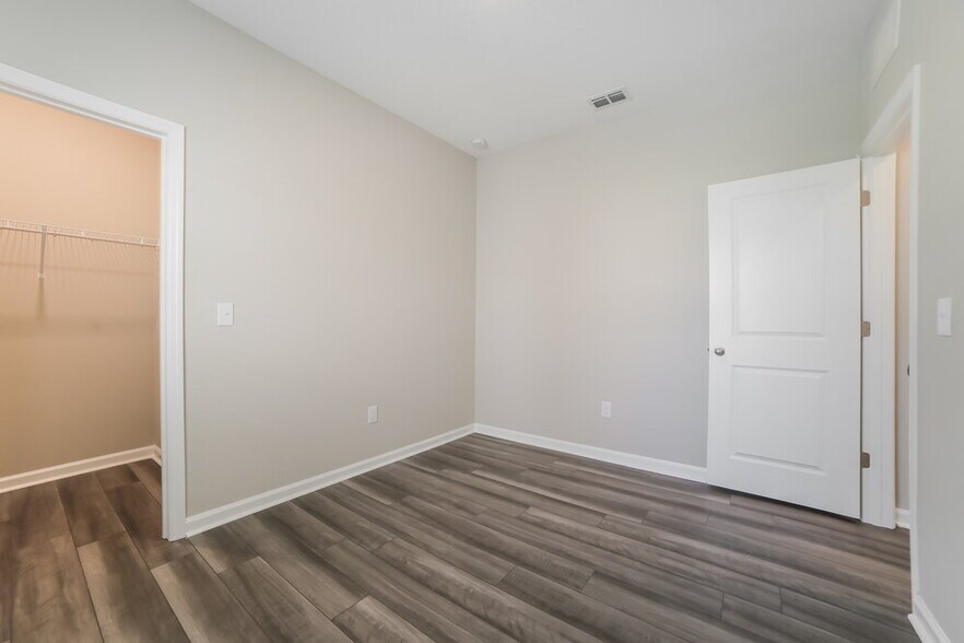 Building Photo - 2096 Harris Hawk Ave