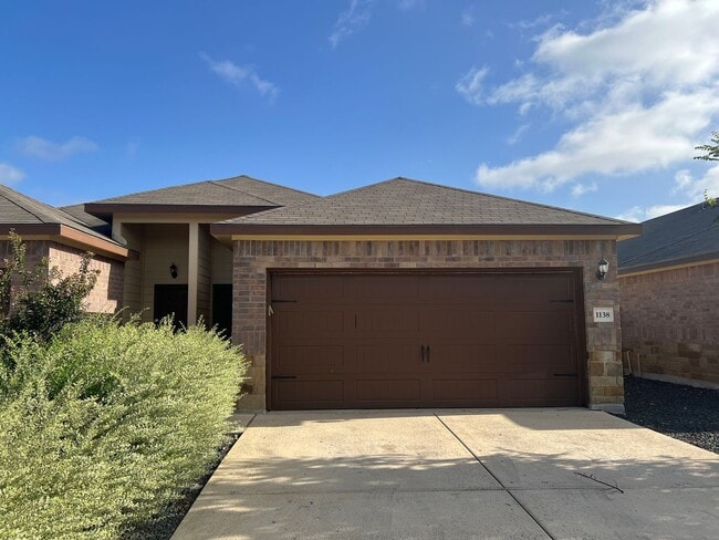 Primary Photo - Luxury 3/2 Duplex in Seguin, Texas