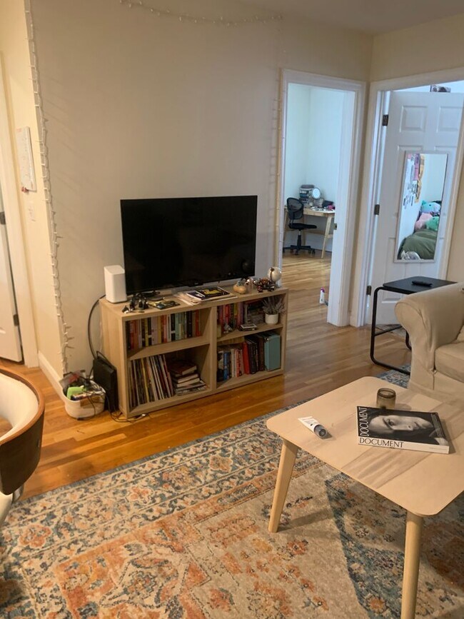 Building Photo - 3 BED RIGHT ACROSS FROM B.U. ~~ HEAT & HOT WATER INCLUDED