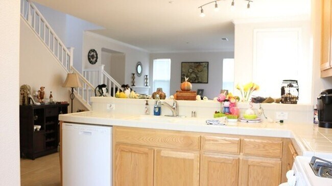 Building Photo - 7861 Dickens Way