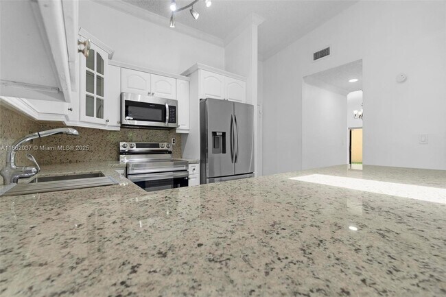 Building Photo - 6234 SW 151st Ct