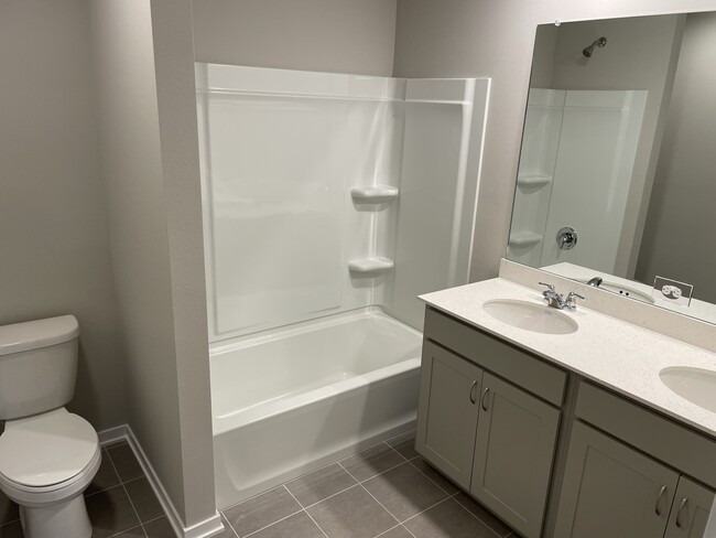 Building Photo - 2302 SW Plaza Pkwy