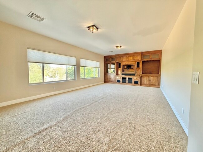 Building Photo - 4910 E Cordia Ln