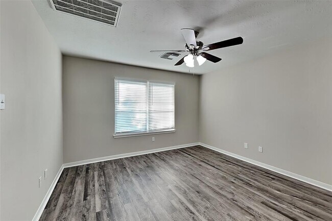 Building Photo - 20403 Timber Trail Way