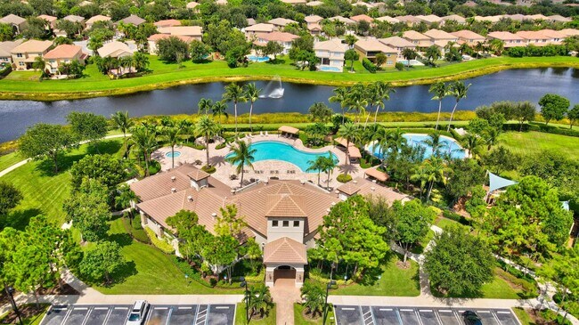 Building Photo - 8891 Starhaven Cove