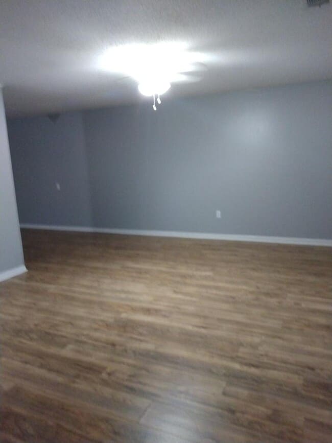 Building Photo - Pirate Cove Apartments 9-16