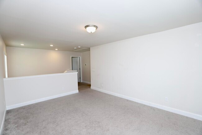 Building Photo - 870 Curlew Cir