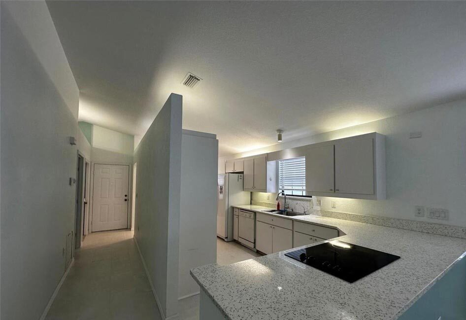 Kitchen - 3924 NE 22nd St