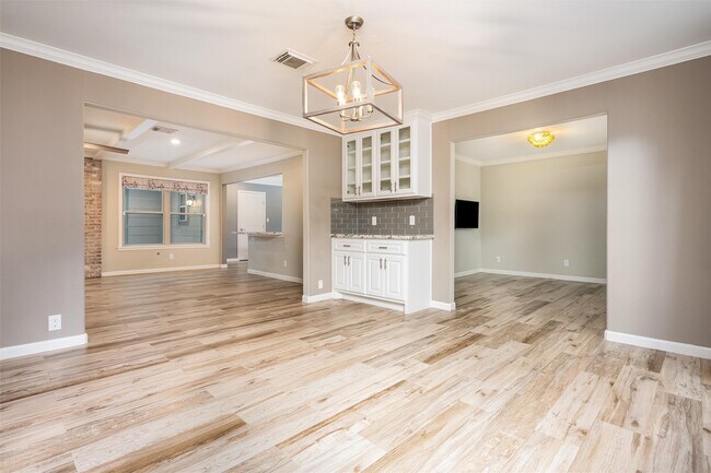 Building Photo - 14602 Oak Bend Dr