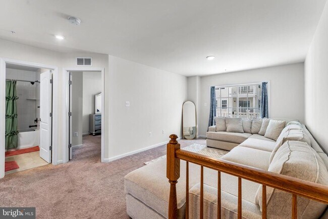 Building Photo - 4520 Reaney Ln