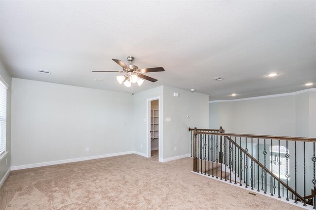 Building Photo - 204 Upland Dr