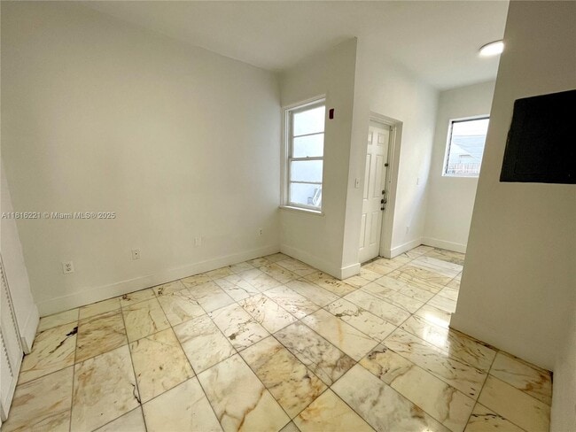 Building Photo - 801 8th St