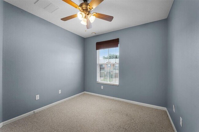 Building Photo - 16064 Old Ash Loop