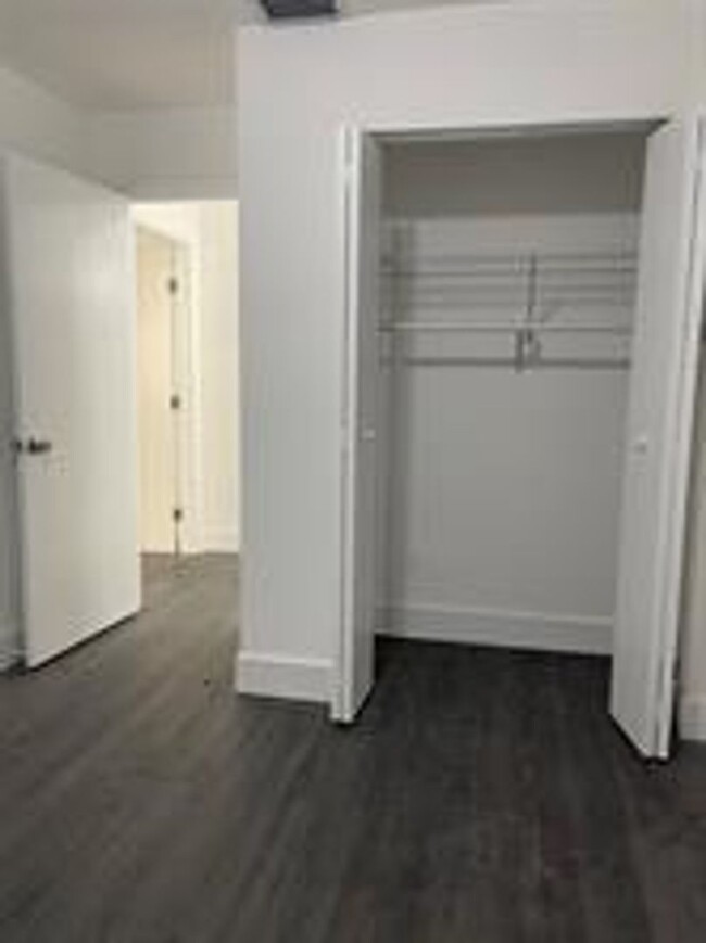 Building Photo - Charming 3-Bedroom, 2-Bathroom Apartment i...