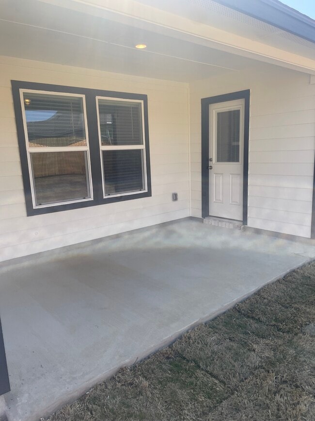 Building Photo - 1009 Cedar Trail