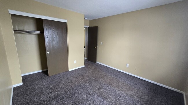 Building Photo - 102-108 S. Bradner Ave