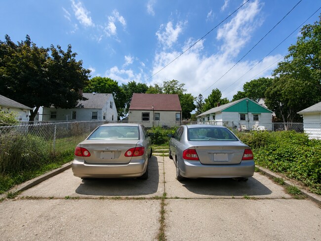 Building Photo - 3930 N 70th St