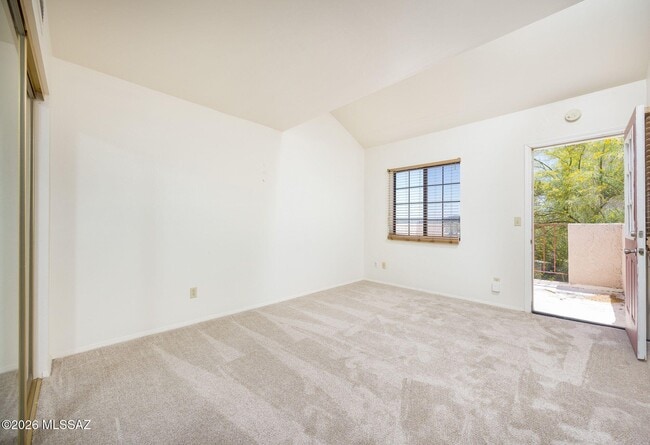 Building Photo - 2284 W Paseo Cielo