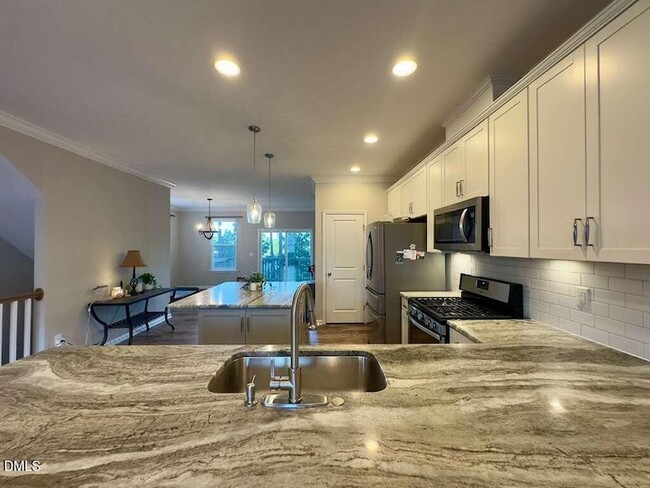 Building Photo - 2223 Chattering Lory Ln