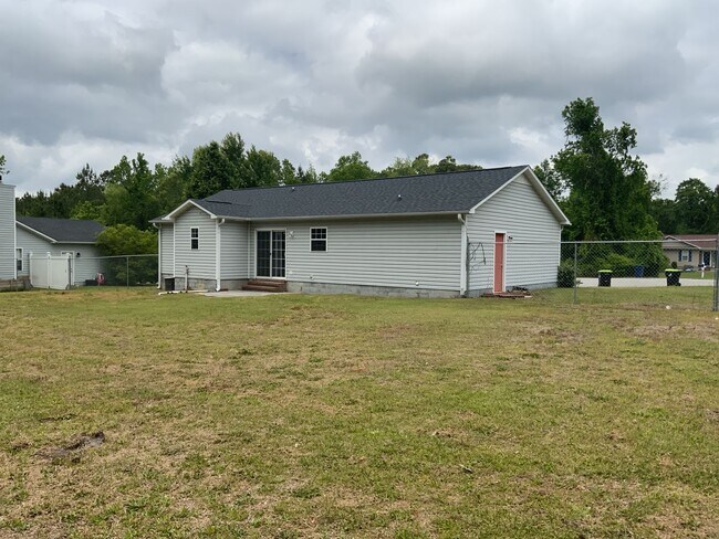 Building Photo - 110 Littleleaf Ct