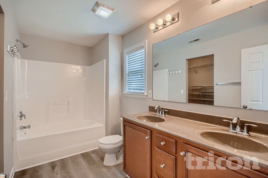 Building Photo - 657 Shellbark Dr