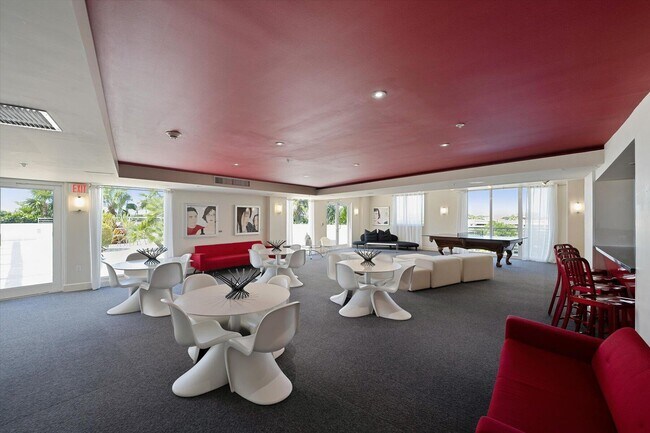 Building Photo - 1551 N Flagler Dr