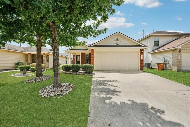 Building Photo - 7825 Tee Dr
