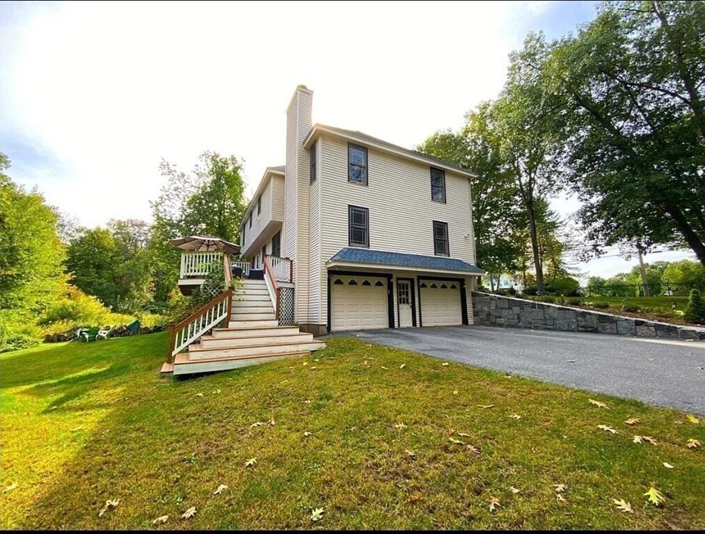 Building Photo - 340 River Rd