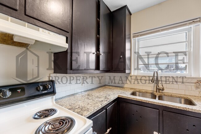 Building Photo - 3304 E Douglas Ave