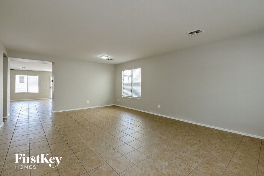 Building Photo - 5747 W King Snake Dr
