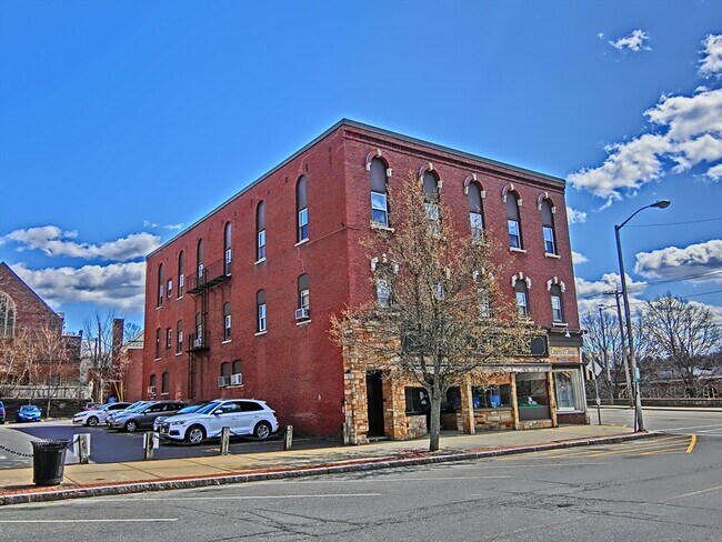 Building Photo - 7 High St