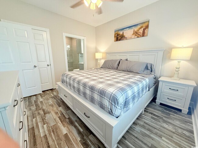 Building Photo - 4860 Carnation Cir