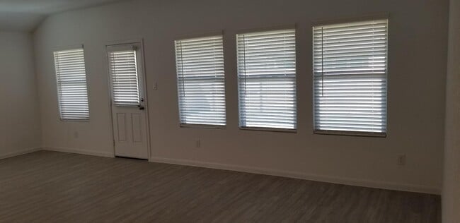 Building Photo - 2700 San Martin Ln