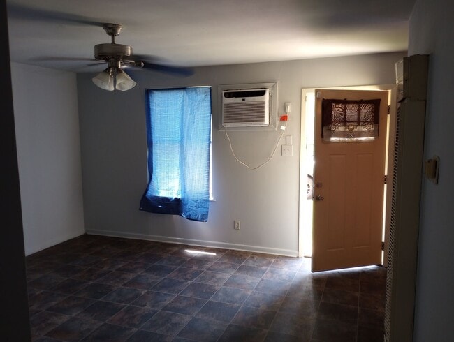 Building Photo - 2100 Olive St