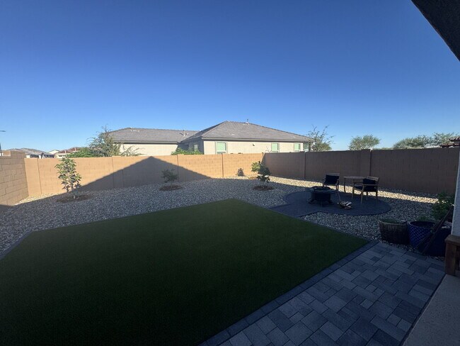 Building Photo - 32067 N Wayne Ln