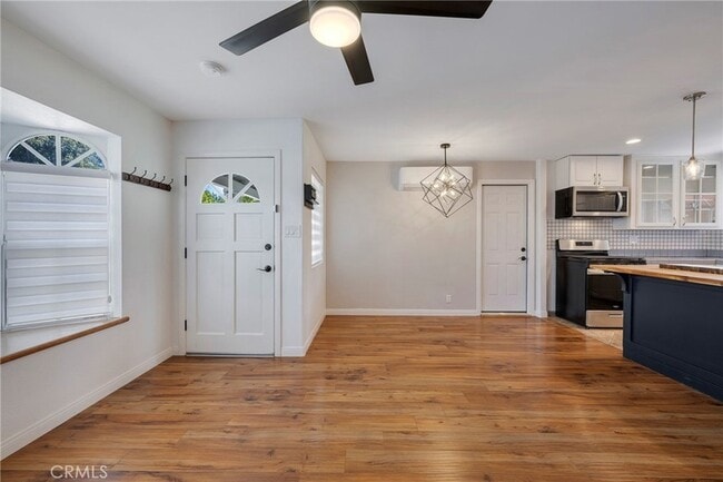 Building Photo - 13616 Hermes St