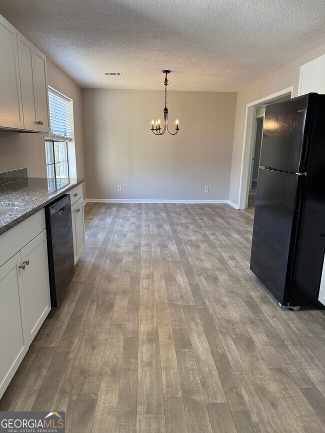 Building Photo - 731 Moon Bridge Rd