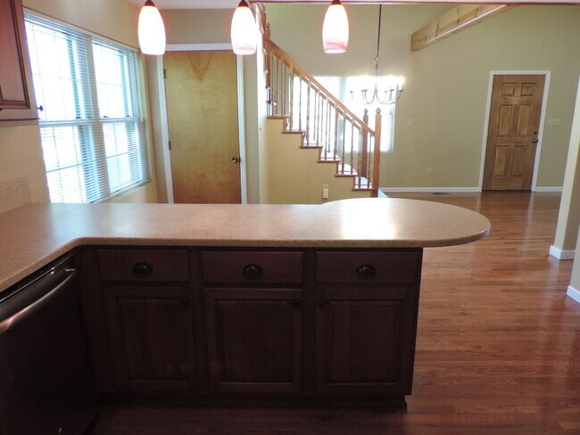 Building Photo - 404 Wintergreen Dr