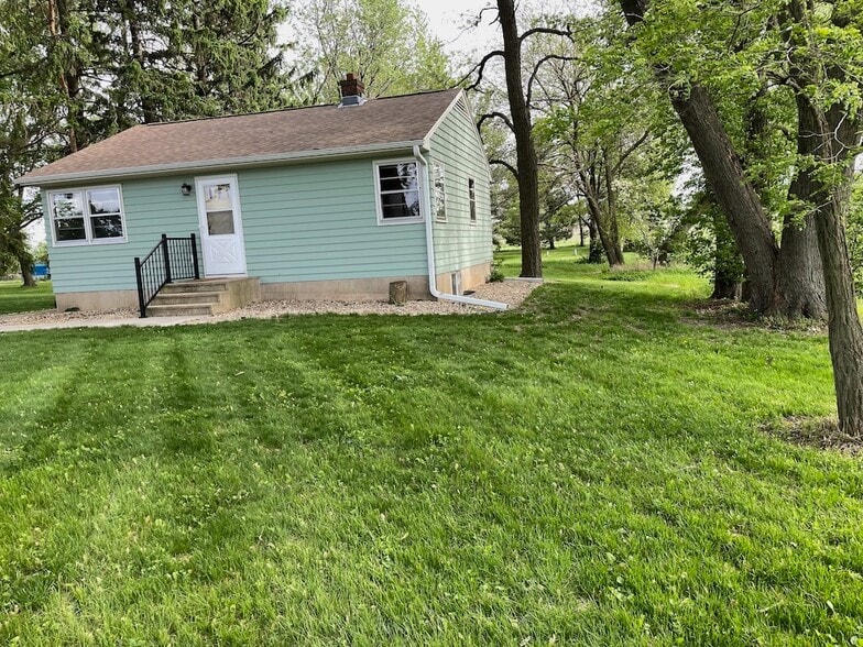 Building Photo - 7127 Elderberry Rd