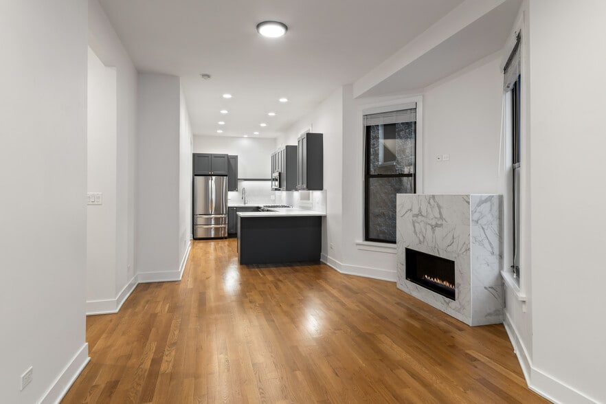 Building Photo - 3517 N Reta Ave