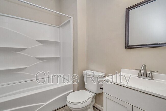 Building Photo - 301 Cedar St