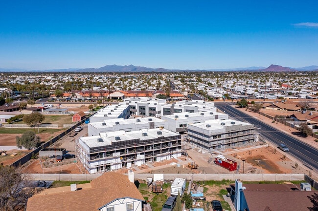 Building Photo - 432 S 32nd St