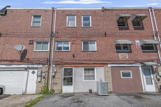 Building Photo - 840 Grant Rd