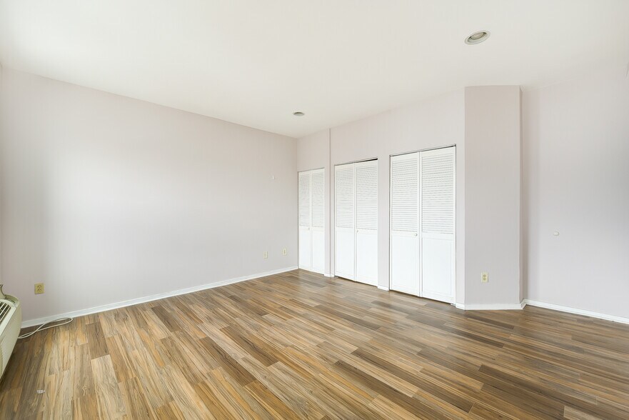 Building Photo - 2300 18th St NW