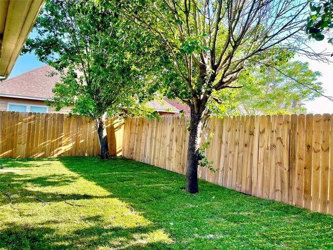 Building Photo - 811 Admiral Bay Ln