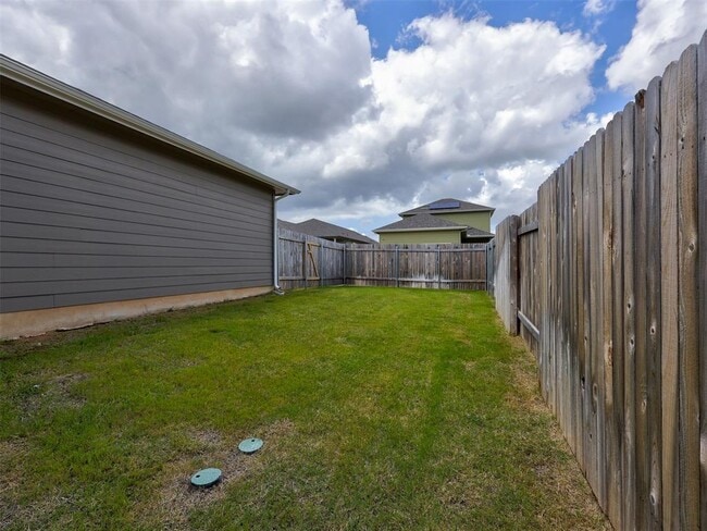 Building Photo - 10205 Mager Ln