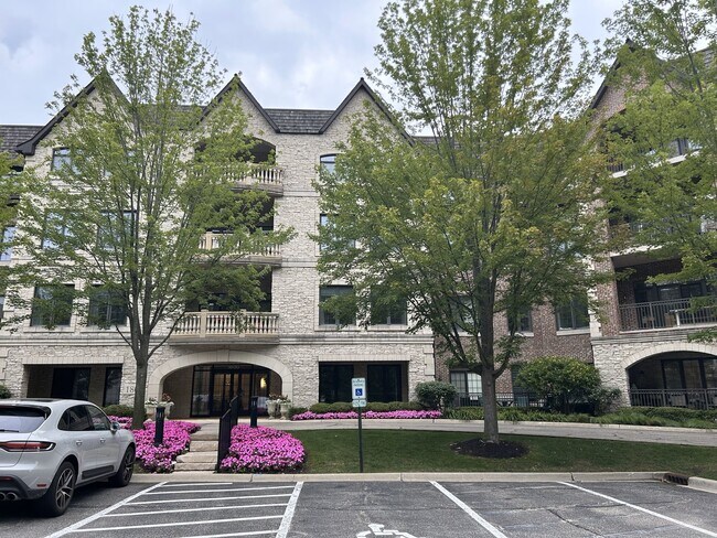 Building Photo - 1800 Amberley Ct