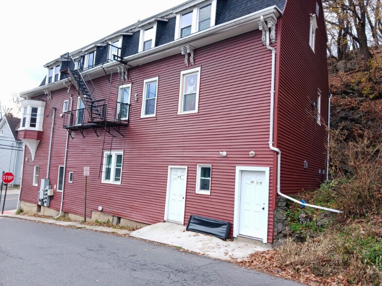 Building Photo - 779 S Main St