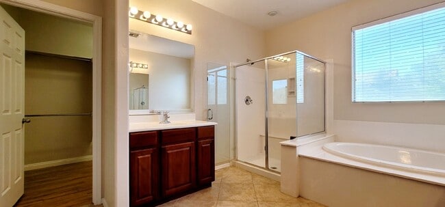 Building Photo - 2617 Vendange Pl