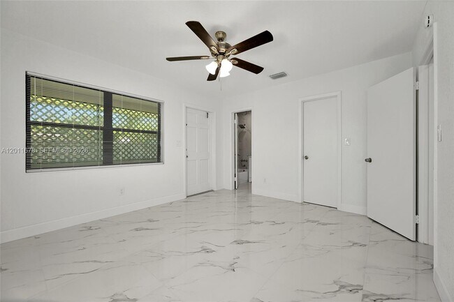 Building Photo - 8732 SW 145th St